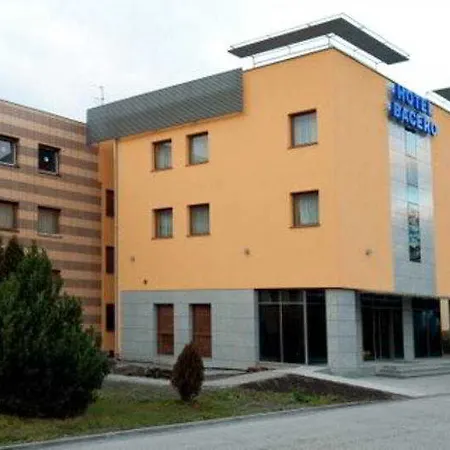 Otel Premium Bacero