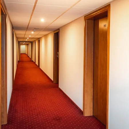 Premium Bacero فندق 3*