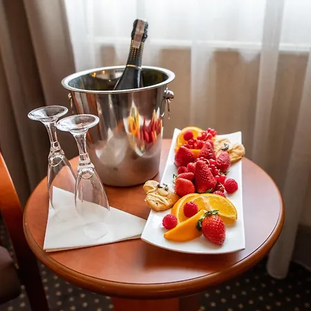 Premium Bacero Hotel