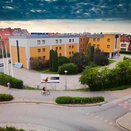 فندق Premium Bacero 3*