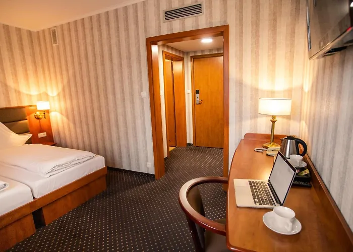 Premium Bacero Готель